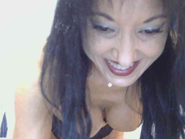 MilfSindy webcam