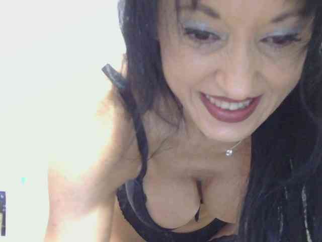 MilfSindy webcam