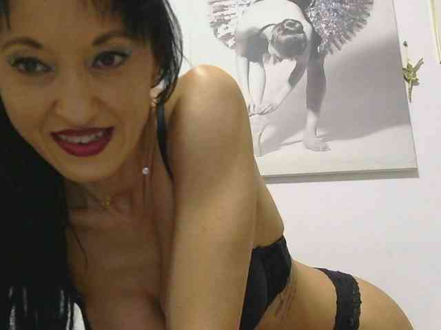MilfSindy webcam