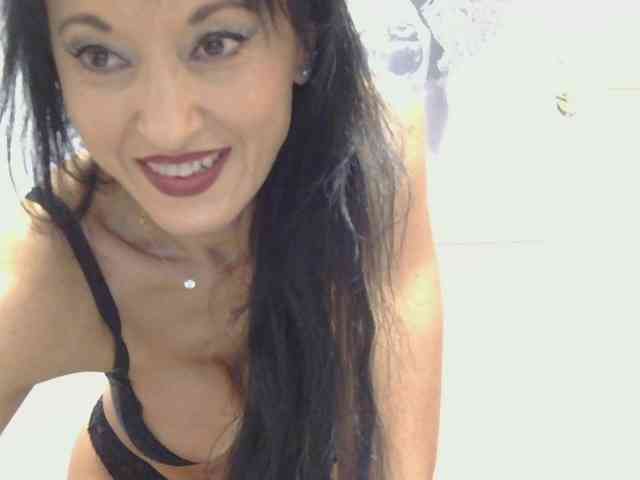 MilfSindy webcam