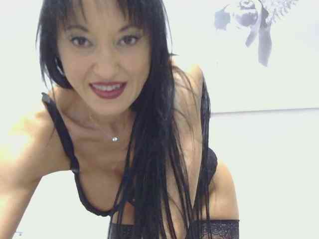 MilfSindy webcam