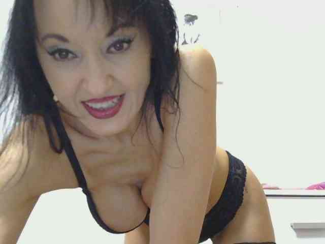 MilfSindy webcam