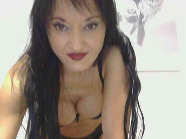MilfSindy webcam
