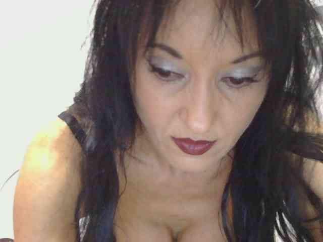 MilfSindy webcam
