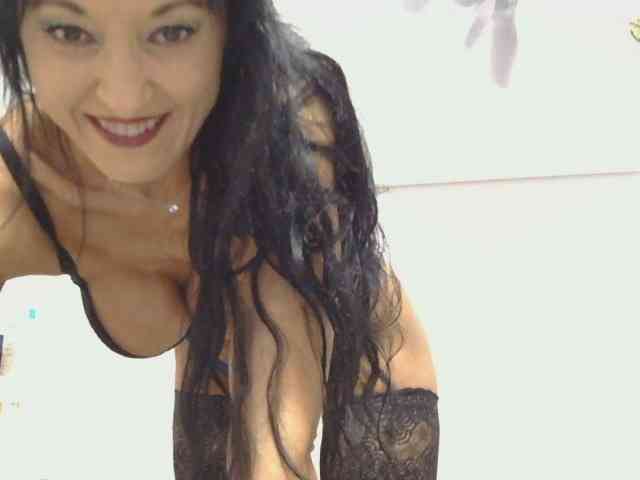 MilfSindy webcam