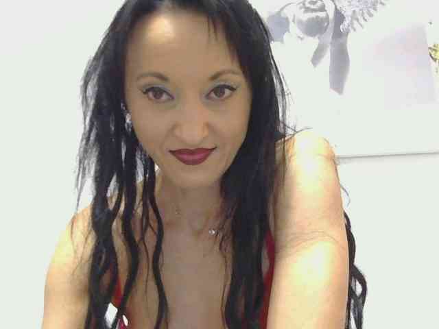 MilfSindy webcam