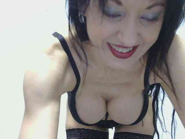 MilfSindy webcam