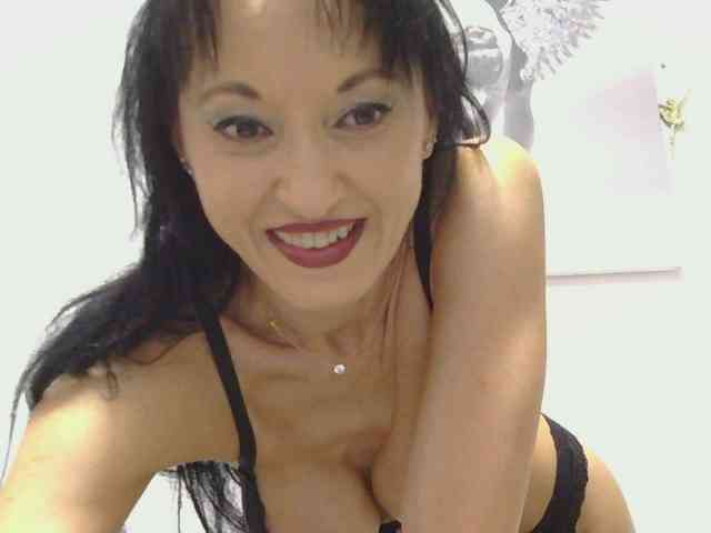 MilfSindy webcam