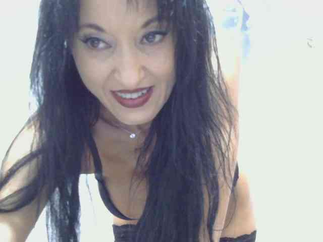 MilfSindy webcam