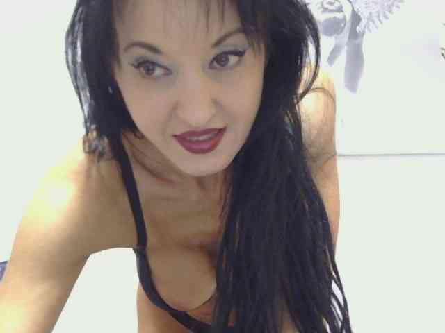 MilfSindy webcam
