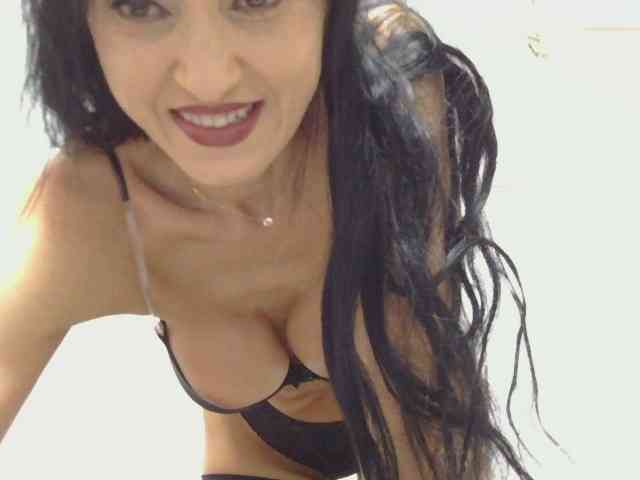 MilfSindy webcam
