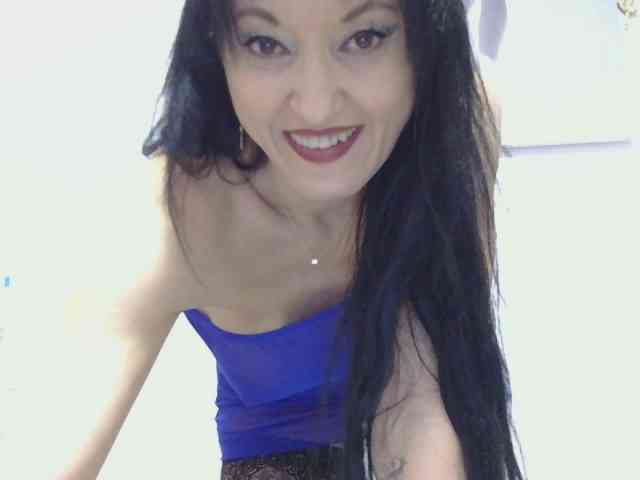MilfSindy webcam