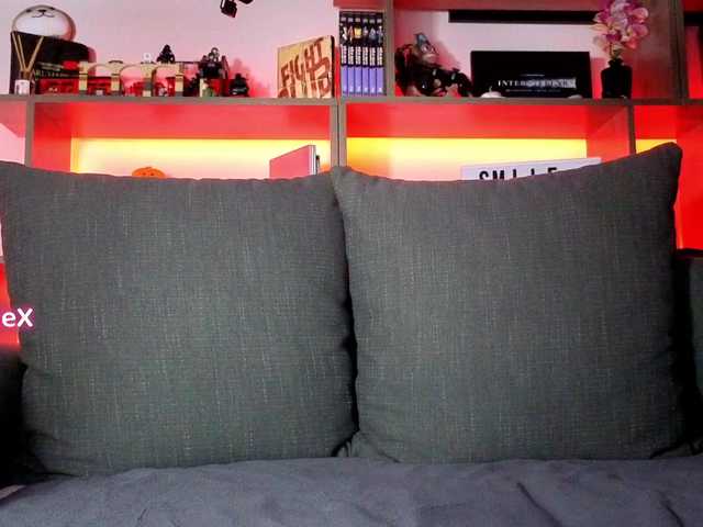 KmilleX live webcam show