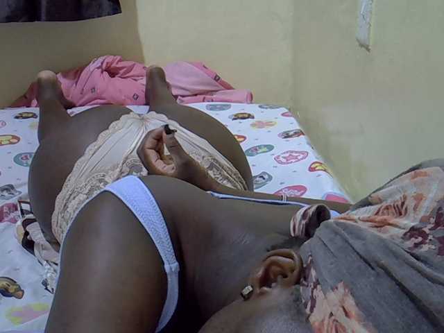 sexxy-maya1 live cam on BongaCams