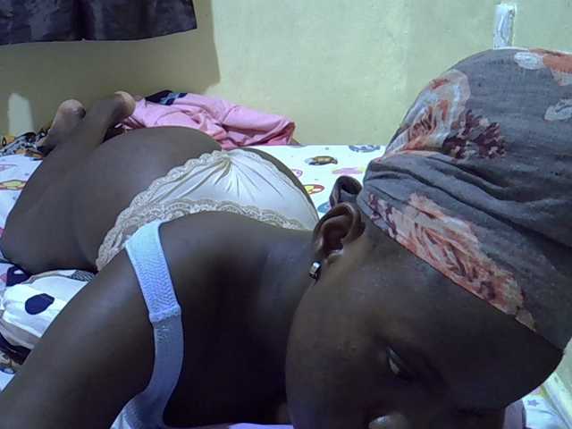 sexxy-maya1 live cam on BongaCams