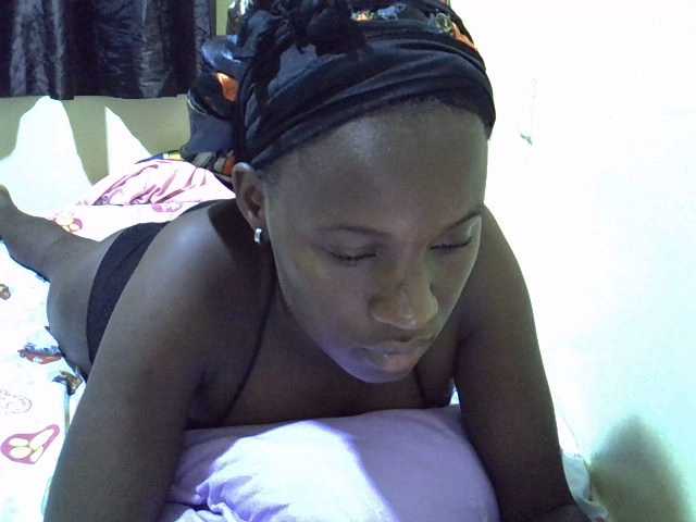 sexxy-maya1 live cam on BongaCams