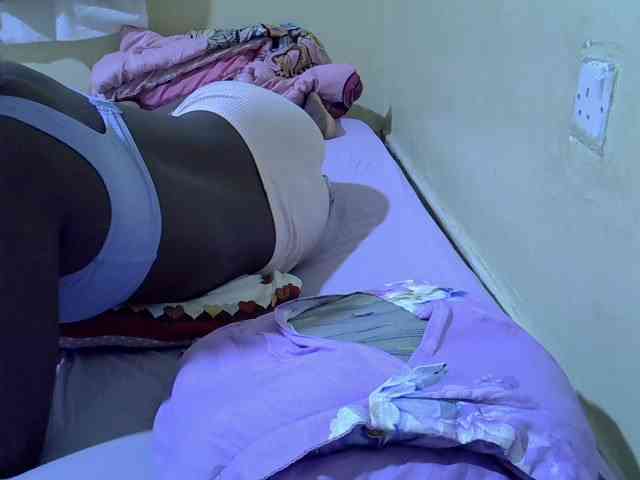 sexxy-maya1 webcam