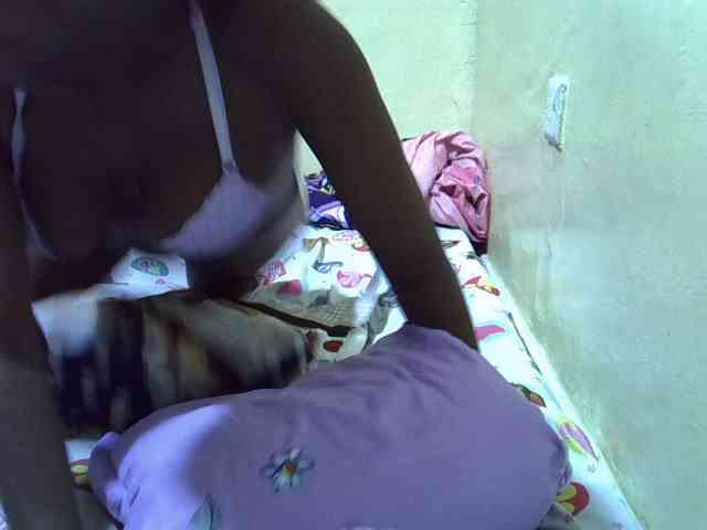 sexxy-maya1 webcam