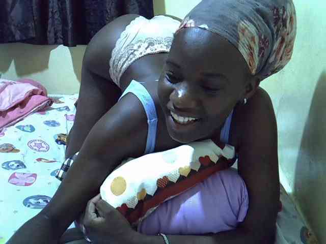 sexxy-maya1 webcam