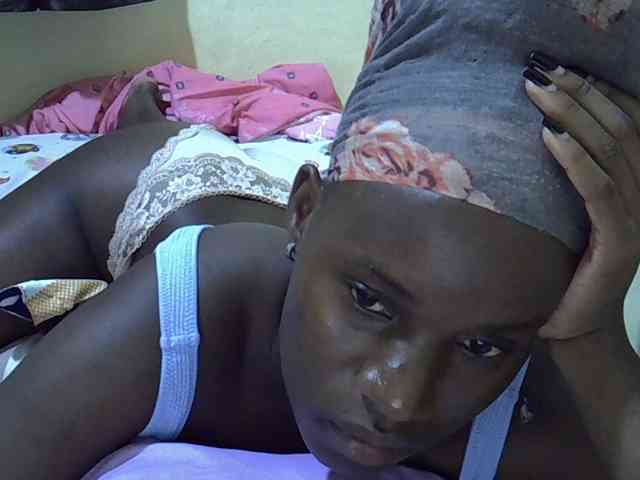 sexxy-maya1 webcam