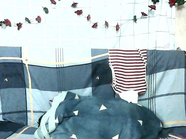 ElianeMiah's BongaCams show and profile