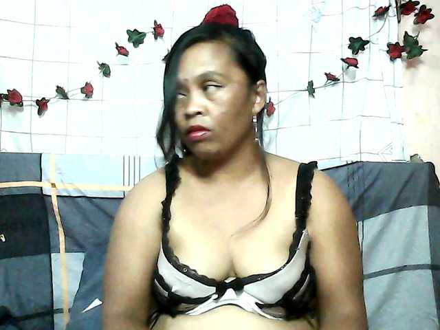 ElianeMiah's BongaCams show and profile