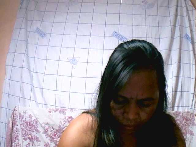 ElianeMiah's BongaCams show and profile