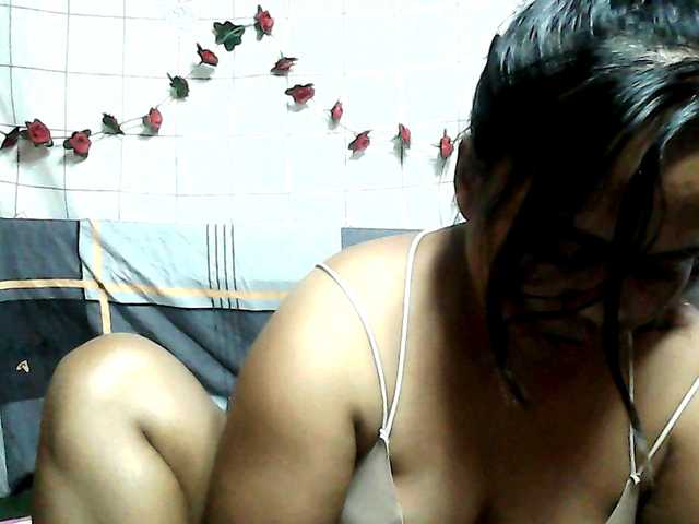 ElianeMiah's BongaCams show and profile