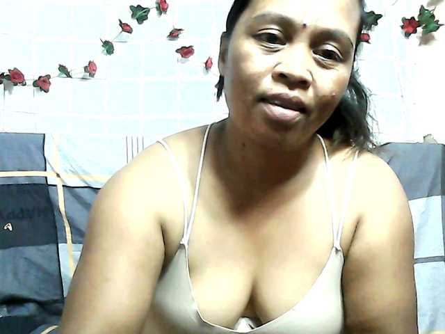 ElianeMiah's BongaCams show and profile