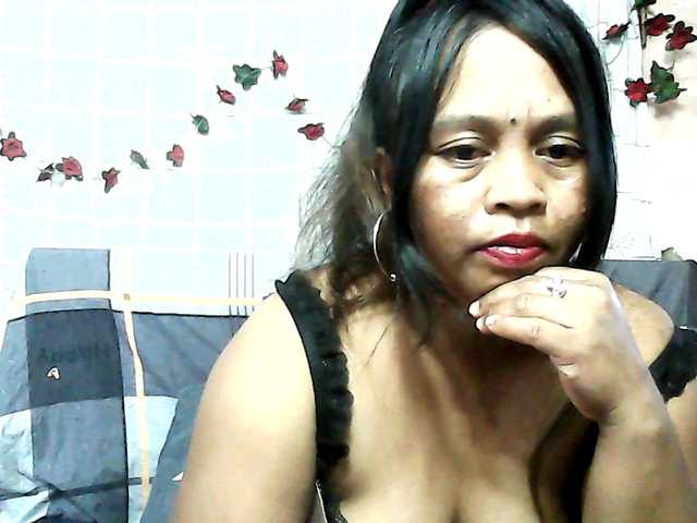 ElianeMiah's BongaCams show and profile