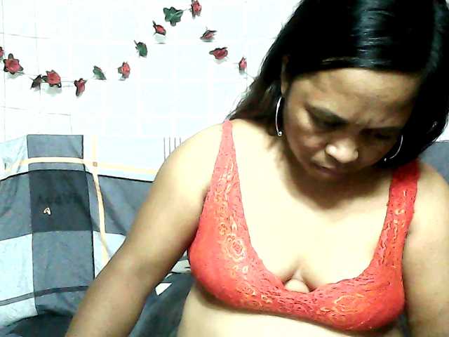 ElianeMiah's BongaCams show and profile