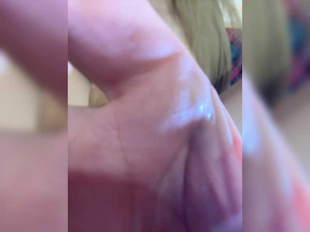 AnnaFlowers's BongaCams show and profile