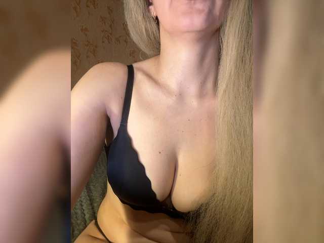 AnnaFlowers Nude Live Sex Shows