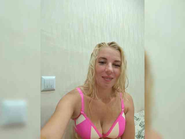 -nelya- webcam