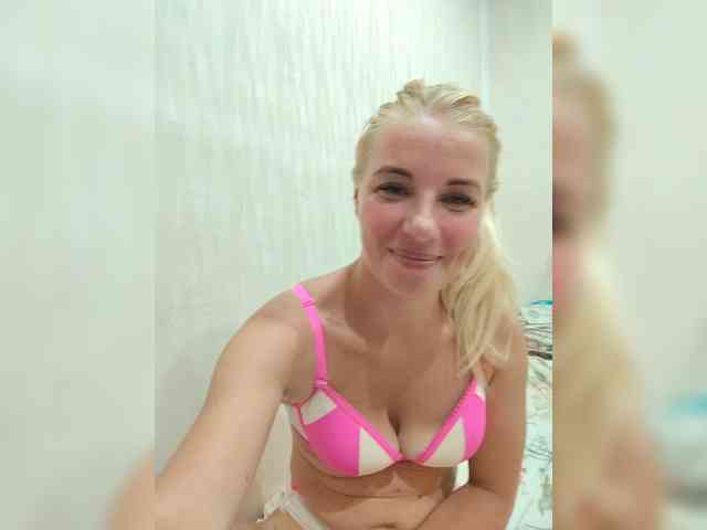 -nelya- webcam