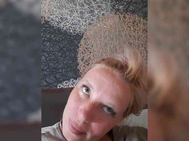 -nelya- webcam
