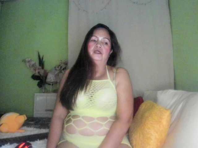 RoseTinz45 webcam bongacams model stream image