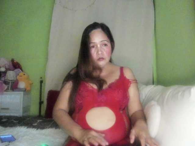 RoseTinz45 live cam on BongaCams