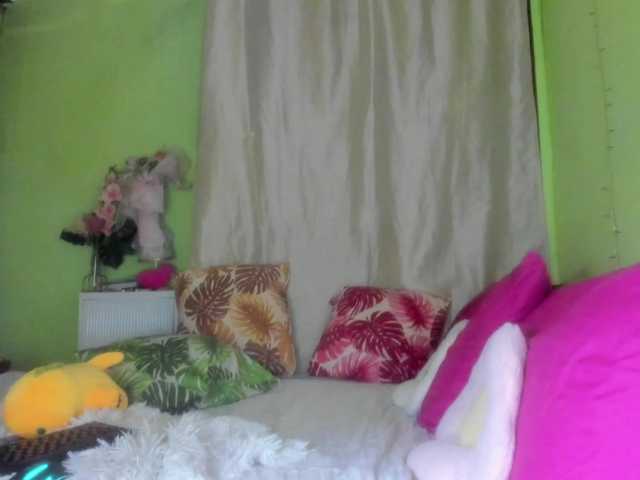 RoseTinz45 live cam on BongaCams