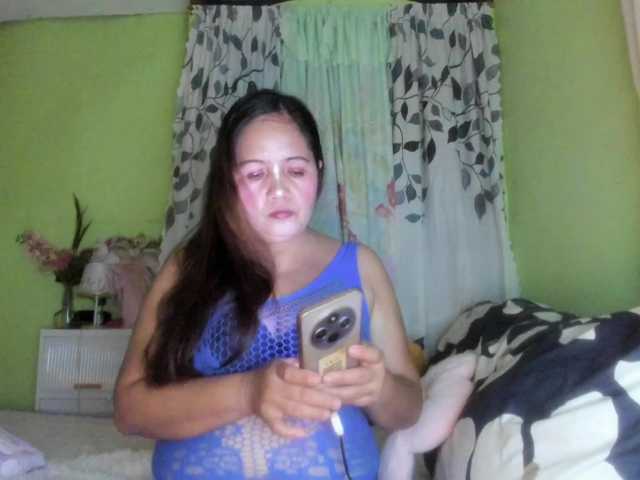 RoseTinz45 live cam on BongaCams