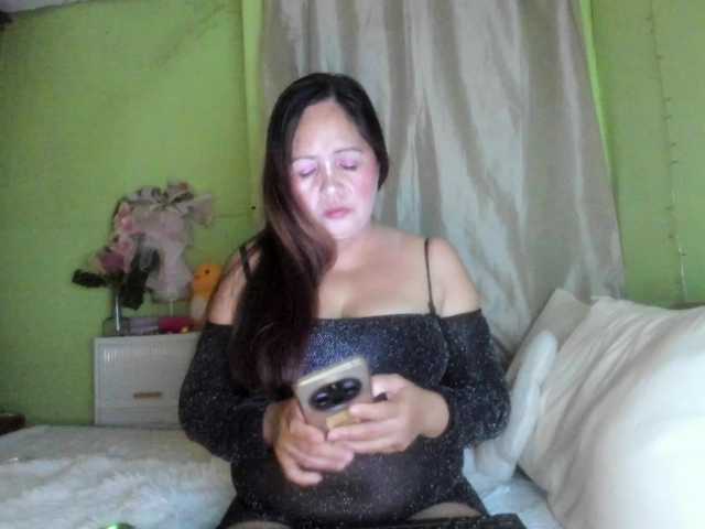 RoseTinz45 live cam on BongaCams