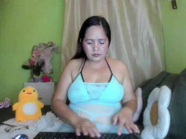 RoseTinz45 webcam