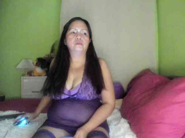 RoseTinz45 webcam
