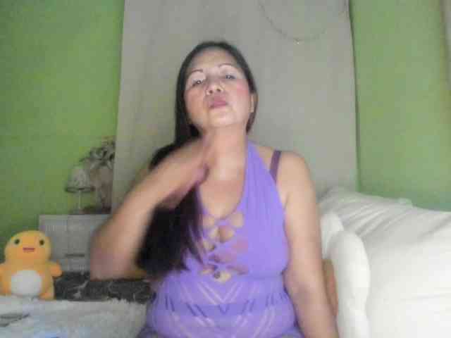 RoseTinz45 webcam