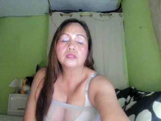 RoseTinz45 webcam
