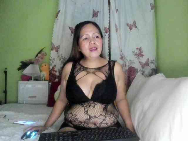 RoseTinz45 webcam