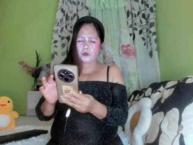 RoseTinz45 webcam