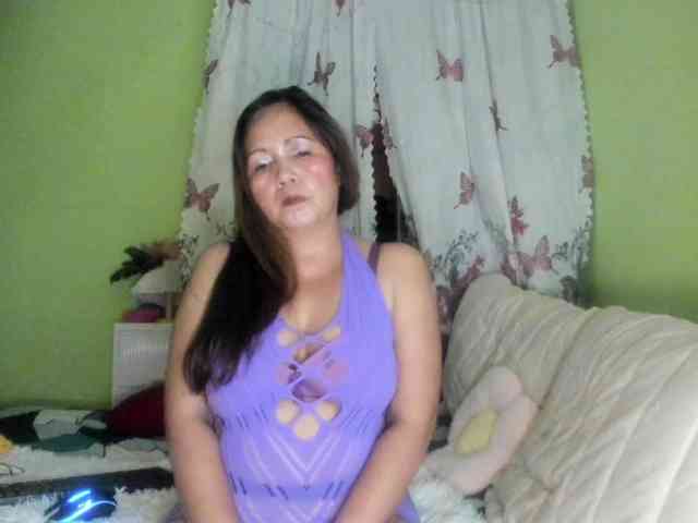 RoseTinz45 webcam
