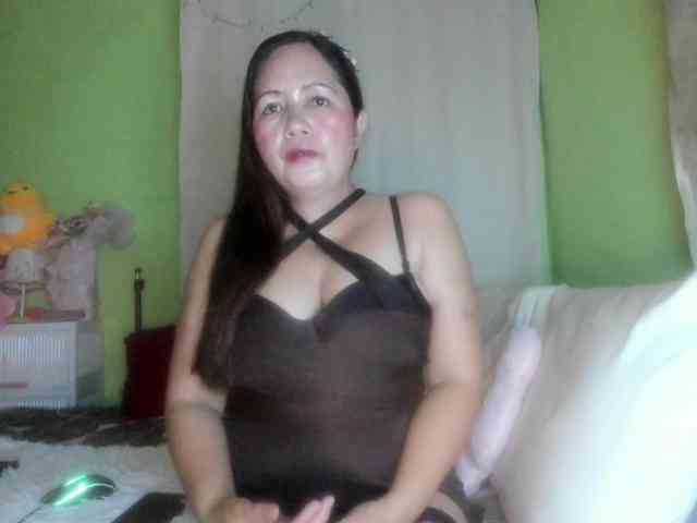 RoseTinz45 webcam