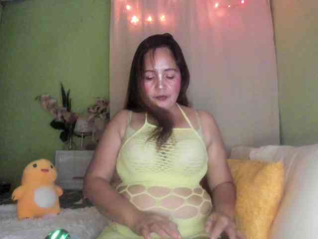 RoseTinz45 webcam